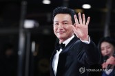 Dinobatkan Jadi Aktor Terbaik di Blue Dragon Film Awards ke-45, Ini 5 Film Korea Terbaru yang Dibintangi Hwang Jung Min