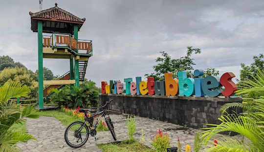 Bukit Teletubbies Jogja: Destinasi Wisata Unik dan Estetik dengan Spot Foto Keren