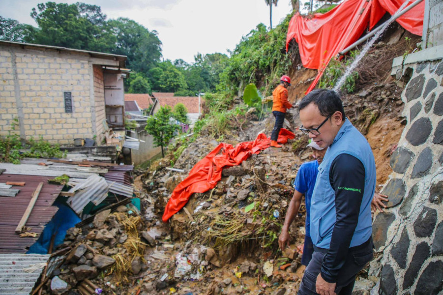 Redam Banjir di Cibuluh Bogor Kolam Retensi Dikeruk