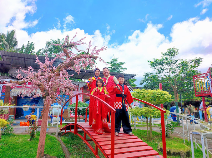 Tempat Wisata Blitar Istana Sakura Bikin Kamu Merasa Hidup di Anime Jepang, HTM Mulai 10 ribu Cocok Bawa Keluarga