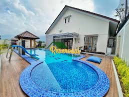 Masih di Puncak, Villa dengan Private Pool dan Mini Playground Cocok untuk Staycation Keluarga