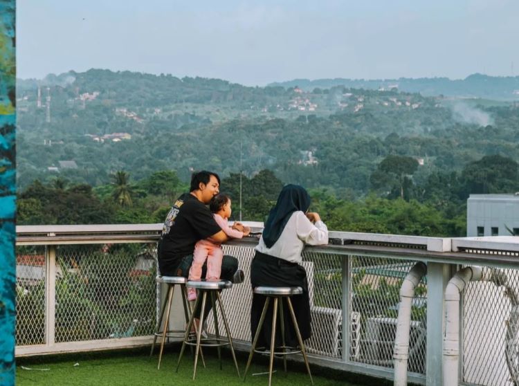 Inilah Rooftop Cafe di Sentul Bogor yang Paling Kids Friendly dengan View Pegunungan Cantik!