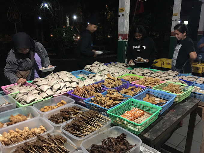 Selalu Rame, Pantesan Angkringan Serba Seribuan di Jogja Ini Jadi Serbuan Pelanggan