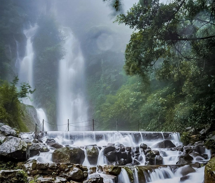 Air terjun hotsell taman safari