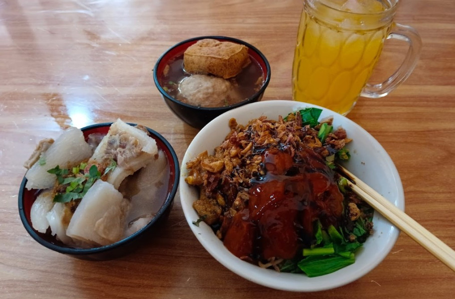 Bakso Moro Joyo Bogor, Sensasi Tulang Rangu dan Bakso Hamil yang Menggoyang Lidah