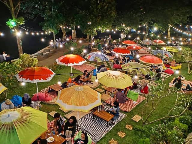 Kafe Taman Dramaga Bogor: Tempat Nongkrong ala Bali yang Cozy Banget, Bisa Ngemil Cantik Sambil Leyeh-leyeh