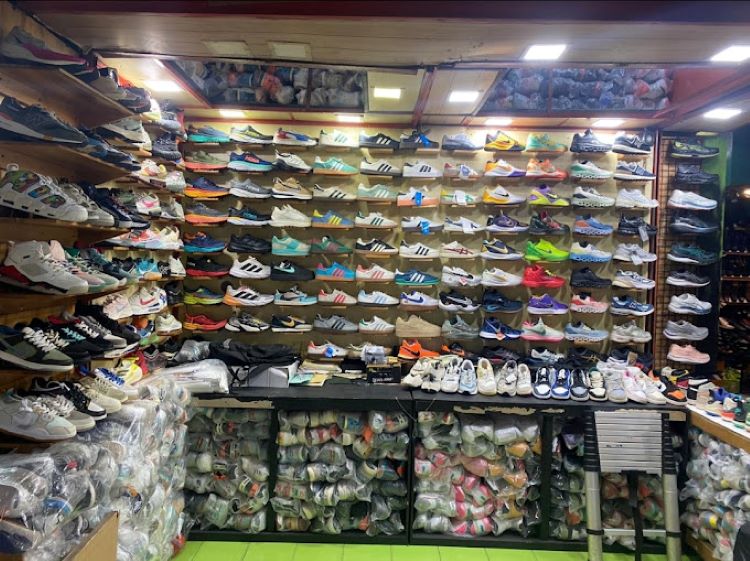 Surga Belanja Sepatu Terkenal dan Legendaris di Jakarta Barang Branded Harga Miring