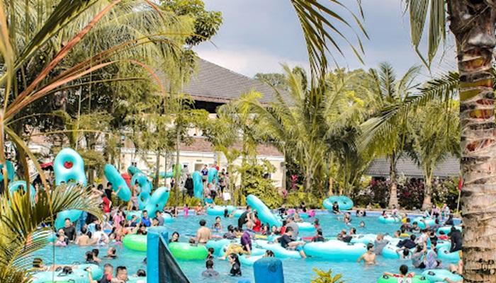 Wisata Seru di Mercy Waterpark Medan, Ada Kolam Ombak dan Ragam Seluncuran yang Bikin Rekreasi Bareng Keluarga Lebih Berwarna