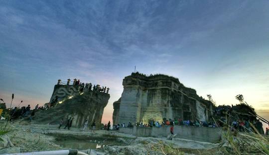 Perjalanan Menuju Tebing Breksi: Destinasi Alam Memukau di Yogyakarta