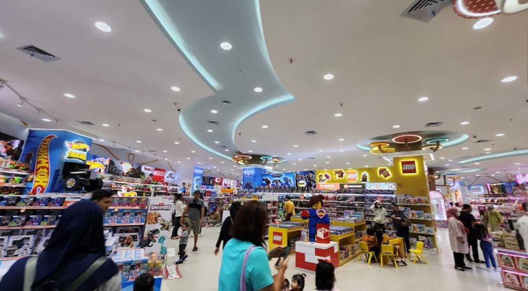 Liburan Seru ke Mall Grand Indonesia dan Living World Kota Wisata Cibubur Ada yang Baru, Ada Toko Reebok Baru dan Tamiya Race Competition