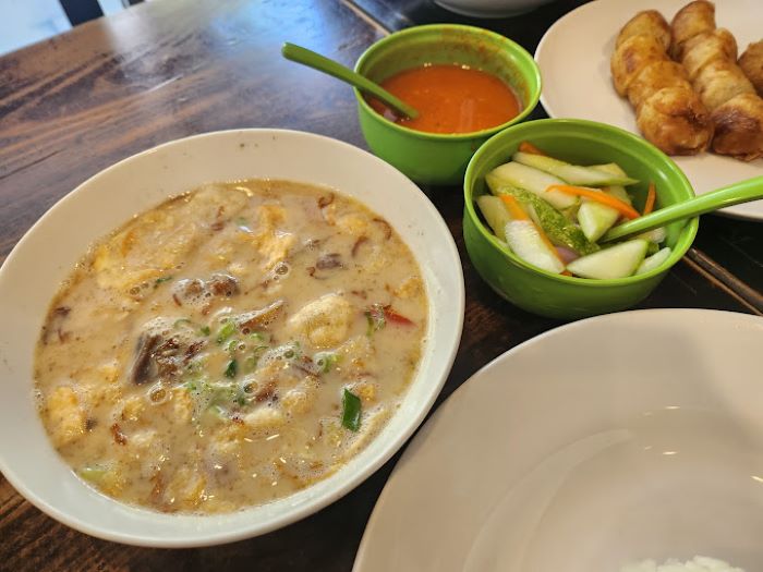 Soto Kuning Pak Yudi di Bogor: Sarapan Enak dan Murah, Hanya Rp13.000 Termasuk Nasi!