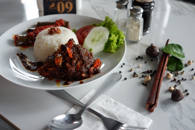 Restoran Padang Terbaru di Bogor Terkenal dengan Rasa Paling Enak Bikin Nambah Terus