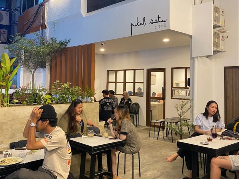 Pukul Satu Kopi Rawamangun, Tempat Nongkrong Cozy dengan Kopi Berkualitas di Jantung Jakarta Timur