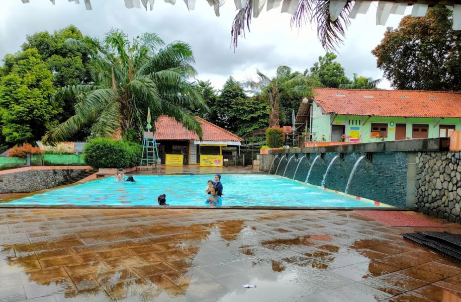 Destinasi Wisata Keluarga Murah Meriah Seru di Jakarta Selatan Kampung Main Cipulir, Bisa Renang hingga Outbond