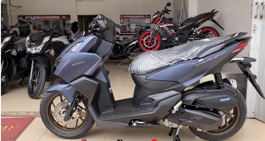 Honda Vario 160 Terbaru 2024 Warna Matte Blue Cakep Banget,  Bisa Melesat Cepat Tetap Irit Bensin!