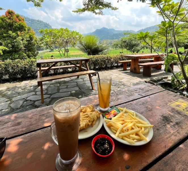 Kopi Ingkar Janji Resto Masakan Desa dengan Rasa yang Memikat dan Pemandangan Alam yang Memanjakan Mata