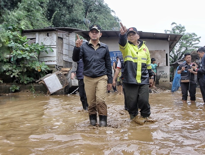 Banjir di Bogor Kemarin, Wali Kota Bima Arya Sugiarto Turun Meninjau Lokasi