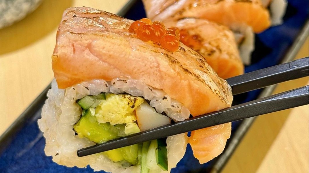 5 Sushi Paling Enak di Bandung, Para Pecinta Masakan Jepang Pasti Ketagihan!