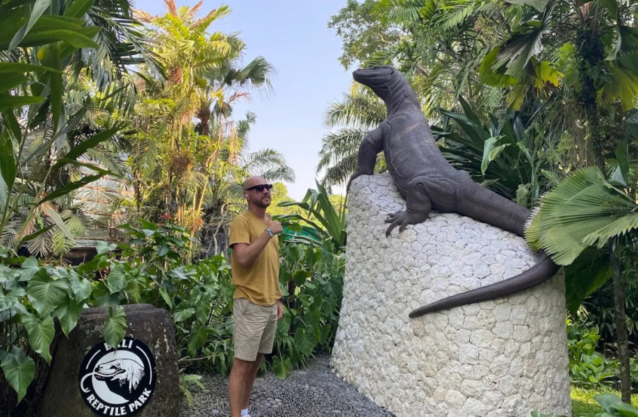 Liburan ke Pulau Dewata Jangan Lupa Mampir ke Bali Reptile Park, Ditemani Guide Menyaksikan Reptil Komodo, Ular, Buaya hingga Burung Kakak Tua