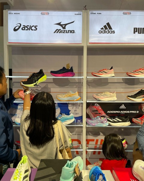 Warga Jakarta Bisa Belanja Dapat Diskon di Jakarta Sneaker Day 2024, Ada Asics, Adidas, Nike, Puma, Baju … – RuangBogor.com 