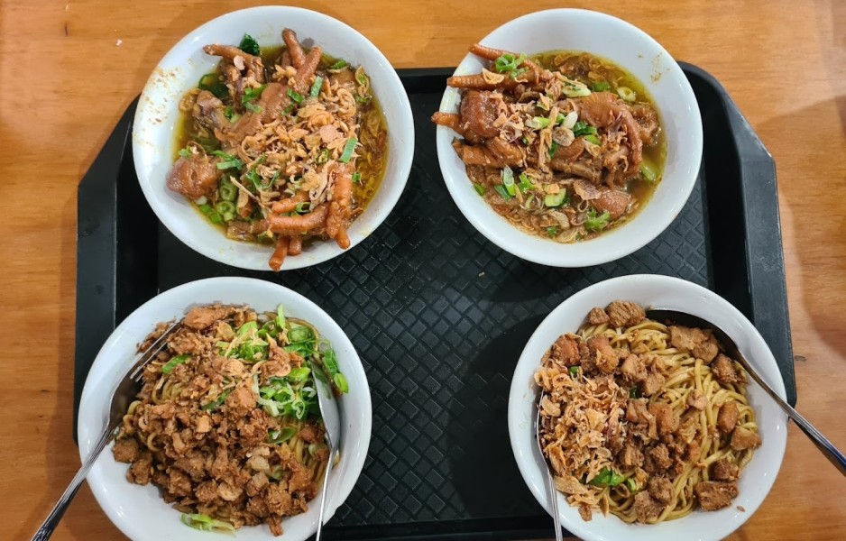 Mie Ayam Bangkalan Bogor viral di TikTok, Ada Toping Sate Cungkring atau Kikil yang Bisa Jadi Teman Makan