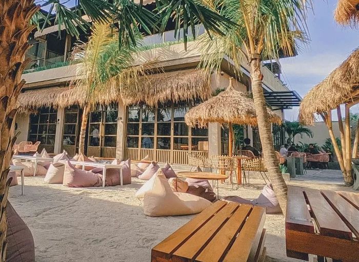 Berasa Berada di Pinggir Pantai Padahal di Cibinong Ini Dia Tempat Wisata Terbaru Sunshine Cafe and Resto