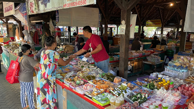 Pasar Ngasem: Destinasi Kuliner Tradisional dan Budaya di Yogyakarta