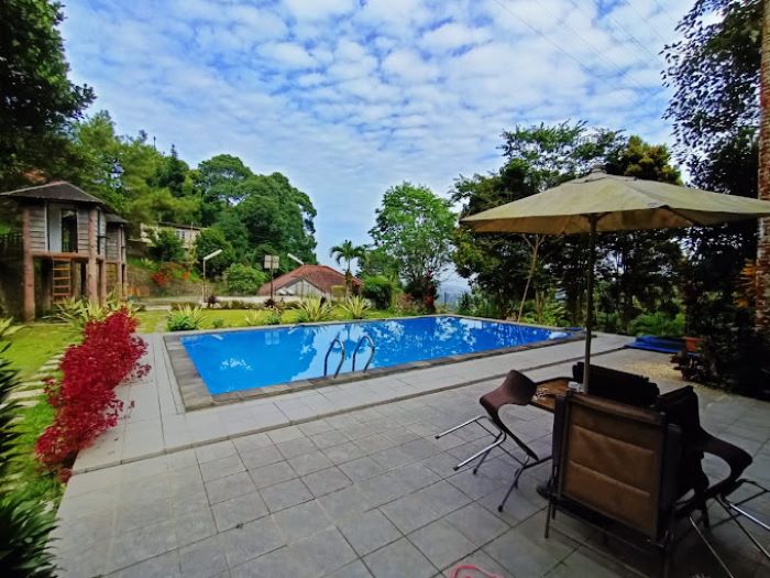 Villa di Bogor untuk Quality Time Bareng Keluarga atau Teman, Dekat Taman Safari Pemandangan Megah Memanjakan Mata