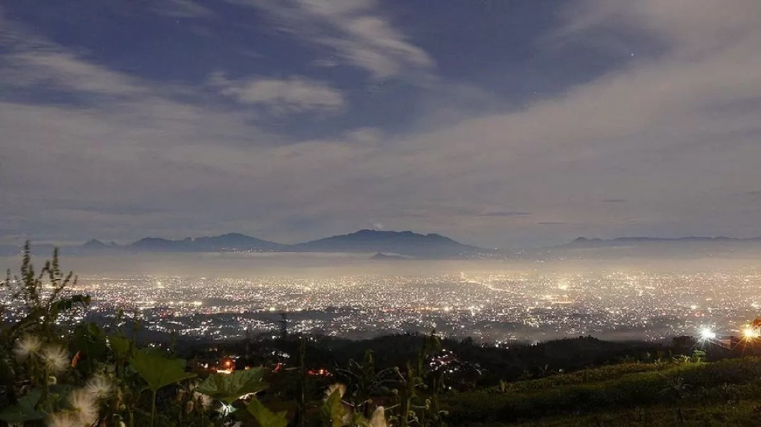Nggak Usah Nabung Banyak Buat ke Gunung Jirisan Korea, Kamu Mending Healig di Ketinggian Bukit Moko Bandung