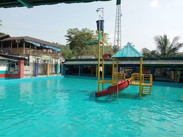 Wisata Terbaru di Bogor Kolam Mata Air yang Bening, Renang di Sini Bikin Rileks Banget Airnya Bikin Candu!