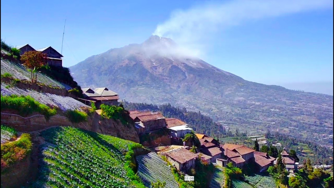 Menjelajahi Dusun Tempel, Pemukiman Tepi Jurang yang Menawan di Kaki Gunung Merbabu