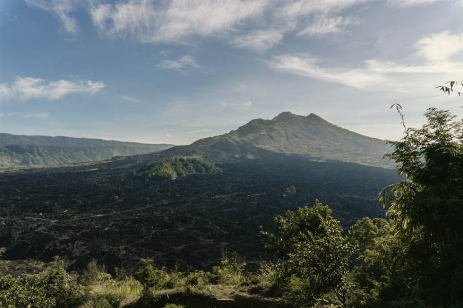 Kisah Epik Gunung Batur Bali, Anda Tak akan Percaya Apa yang Terjadi di Sini Setiap Pagi!