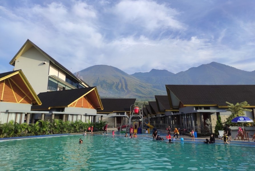 Wisata Baru Puas Berendam di Kolam Pribadi Air Hangat View Gunung, Cuma 4 Jam dari Jakarta