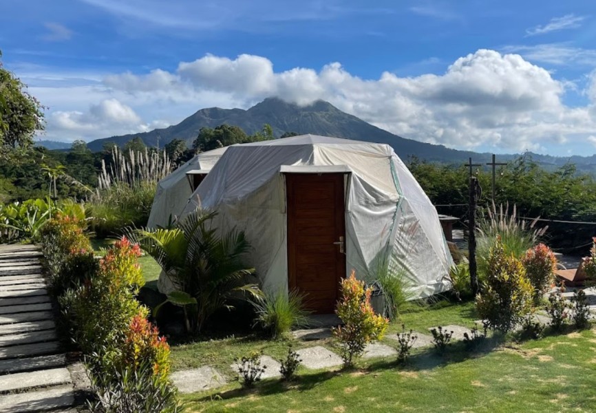 Menyatu dengan Alam di Kubah Bali Glamping, Tempat Glamping Viral View  Danau Batur dan Gunung Batur