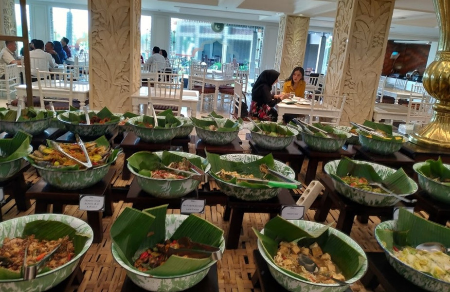 Promo Buka Puasa di Bogor All You Can Eat Makan Sepuasnya, Taman Safari Bogor, Hotel Salak The Heritage, Onih Hotel Bogor, Royal Hotel Bogor, The Mirah Hotel Bogor