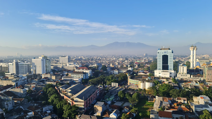 Staycation di Jantung Kota Bandung, Lokasi Strategis Tinggal 'Loncat' Kalau Mau Healing dan Shopping