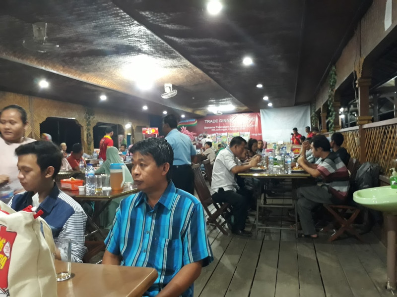 Resto Sunda di Jonggol Ini Kece Badai, Bisa Bikin Kamu Relax Sambil Mancing Ikan