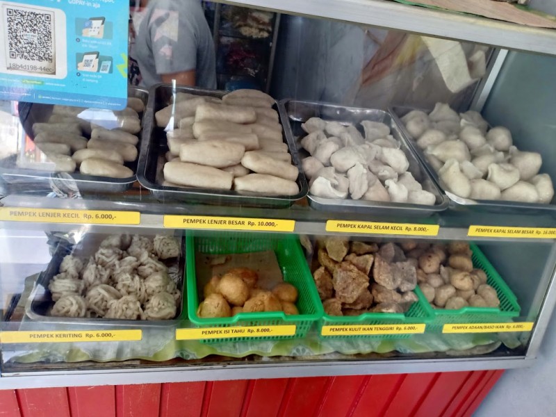 Pempek Hendri K: Lezatnya Pempek Asli Palembang Mulai 8 Ribu, Belum Banyak yang Tahu!