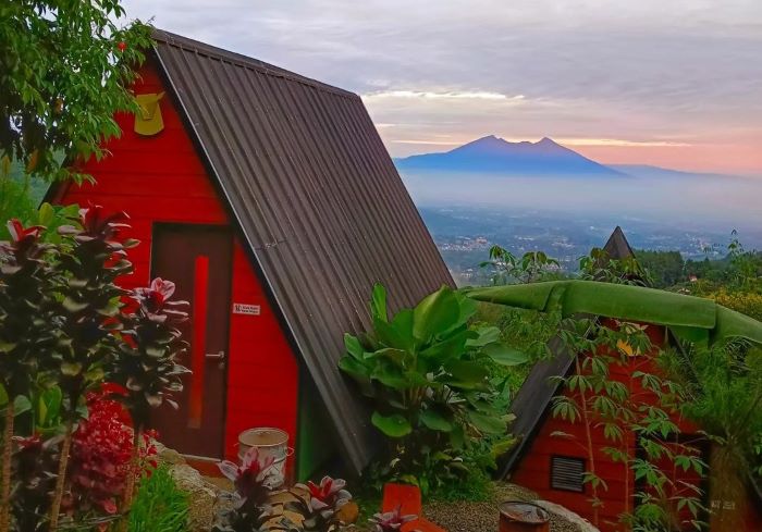 Villa Mewah di Puncak Bogor dengan Pemandangan Sekece Ini Cuma 350 Ribu, Worth it Banget untuk Liburan Keluarga!