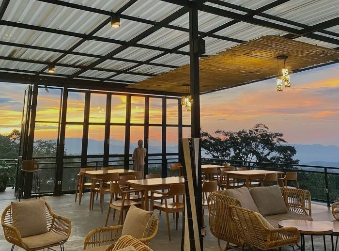 Wisata Kuliner di Bogor Ini Suguhkan View 360 Derajat Bisa Liat Gunung dan Perkotaan dari Ketinggian