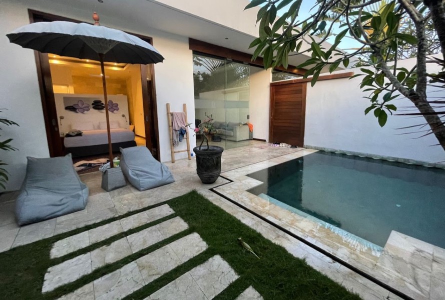 Anema Villa Seminyak Surga Honeymoon Murah dengan Private Pool yang Cocok untuk Keluarga, Langganan Bule