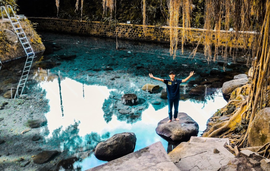 Bukan Labuan Bajo atau Sungai Aare, Cuma 1 Jam dari Jogja Bayar Rp10 Ribu Bisa Berenang di Air Mineral Seperti Artis Nadine Chandrawinata