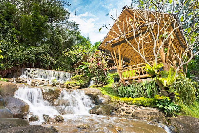 Cukup Naik KRL dari Jakarta, Ada Restoran Sunda yang Sejuk Banget Lengkap dengan Air Terjun dan Kolam Ikan Cantik