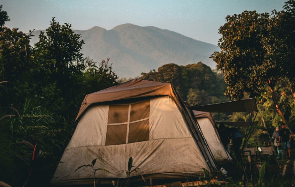Camping Premium Ramah Anak Cuma 3 Jam dari Jakarta, Nginep Seru Dapat Makanan Enak Gratis Pula