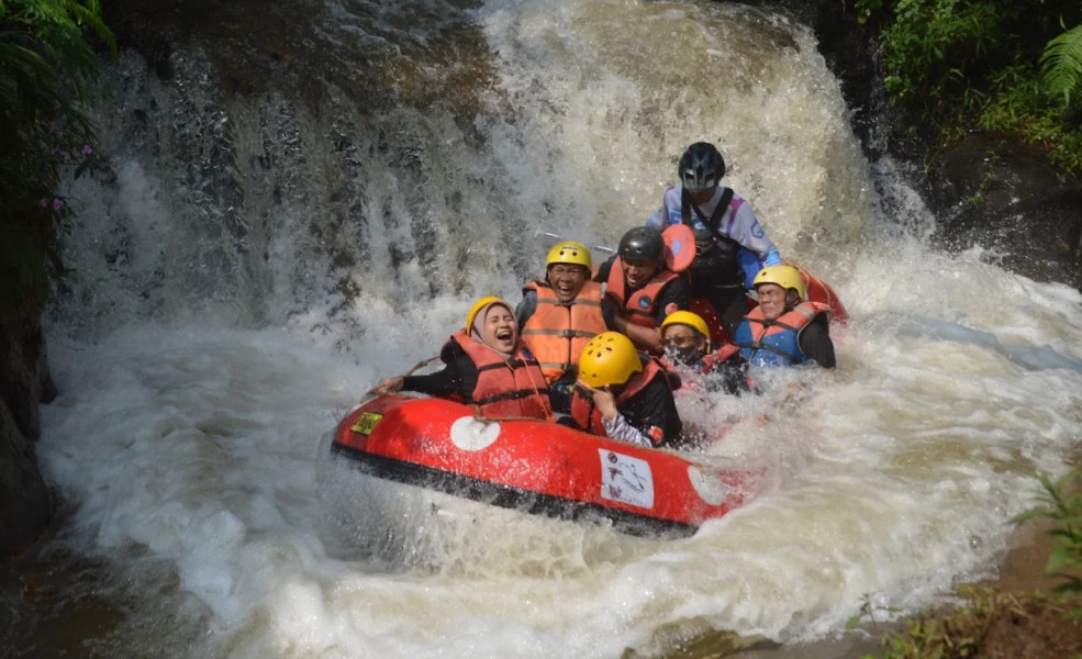 Danau di Pangalengan Kabupaten Bandung Ini Ada Wisata Rafting, Offroad, River Tubing dan Camping Cocok Buat Acara Keluarga dan Gathering kantor