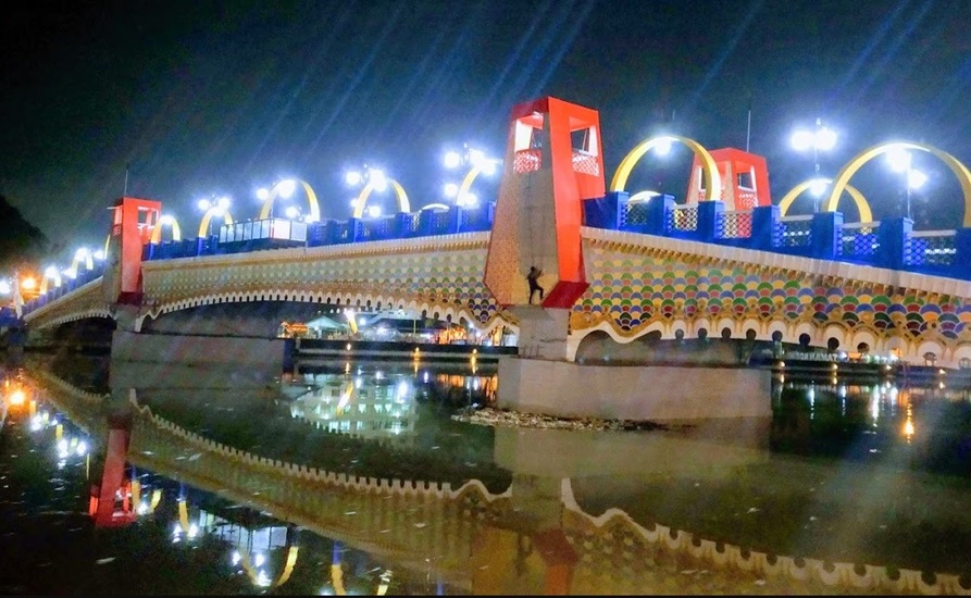 Pilihan Alternatif Tempat Wisata Tangerang, Nikmati Jembatan Kaca Berendeng Glass Bridge