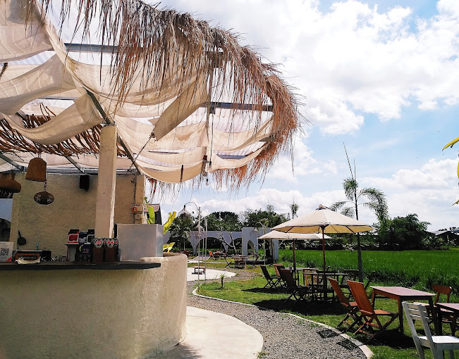 Tempat Nongkrong di Jogja yang Tawarkan Sensasi Bali, Lokasi di Tengah Sawah yang Menyegarkan