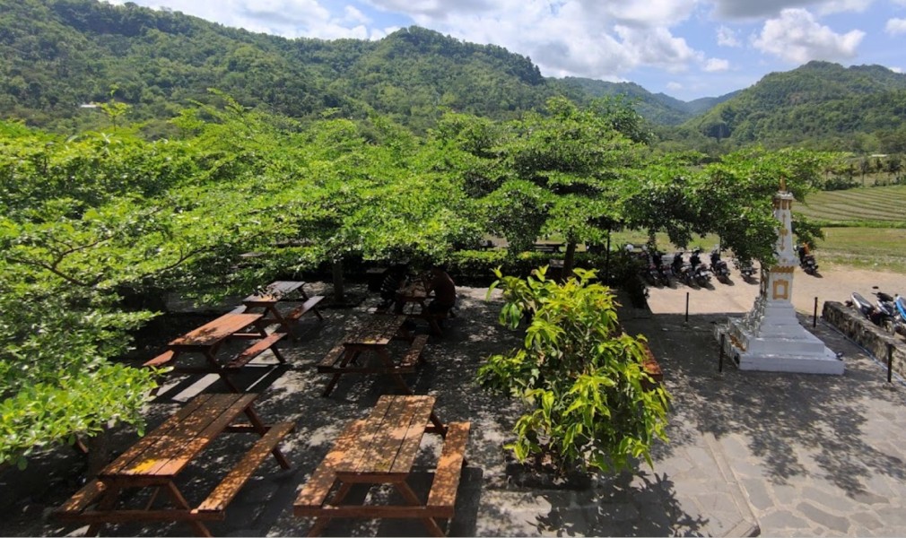 Makan Siang with the View Menikmati Suasana dan Cita Rasa di Kopi Ingkar Janji