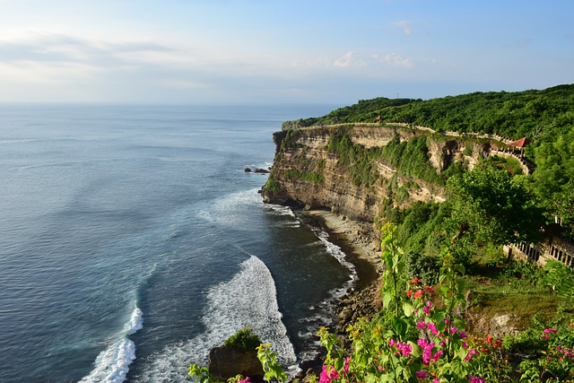 Ini Dia Pantai dan Pura Tersembunyi di Bali yang Selalu Jadi Incaran Bule