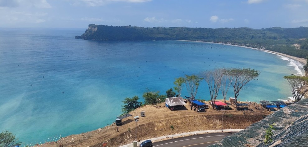 Kabupaten Tulungagung Memang Kreatif Sulap Bukit Tandus Jadi Wisata Baru dengan Pemandangan Pantai yang Sangat Romantis